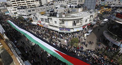 Filistinliler Trump'ın sözde Orta Doğu barış planını protesto etti