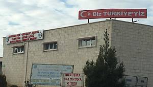 CEZAEVİNİN TEPESİNE "BİZ TÜRKİYE'YİZ" SLOGANI YAZDILAR! 