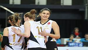 VakıfBank liderliğini sürdürdü