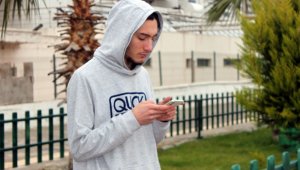 Apple'nin açığını buldu, aldığı 2 bin lira ödülü depremzedelere bağışladı