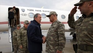 Bakan Akar ve komutanlar, Suriye sınırında