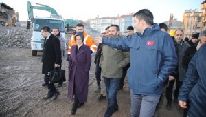 Bakan Kurum deprem bölgesinde incelemelerde bulundu