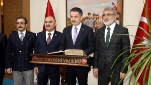 Bakan Pakdemirli'den saman ithal edildiği iddialarına yanıt