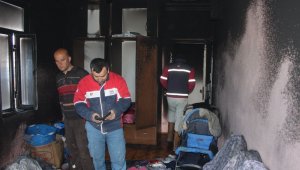 Çakmakla oynayan 3 yaşındaki çocuk evde yangın çıkardı