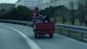 E5'te motosikletle tehlikeli yolculuk