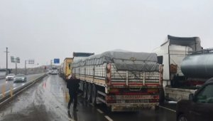 Erzurum-Ağrı karayolu tipi nedeniyle trafiğe kapatıldı