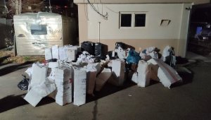 Fıstık çuvalları arasındaki binlerce paket kaçak sigara ile tütün ele geçirildi