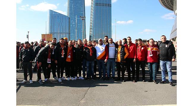 Galatasaraylı taraftarlar Kadıköy'e hareket etti