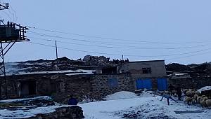 İran'daki deprem Van'da hasara neden oldu: Yaralılar var