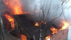 Köy evinde çıkan yangın korkuttu