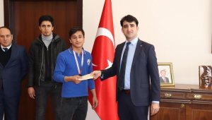 Liselerarası Güreş Turnuvasında Tufanbeyli ikinci oldu