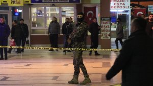 Otogarda silahlı sopalı kavga: 1'i ağır 3 yaralı