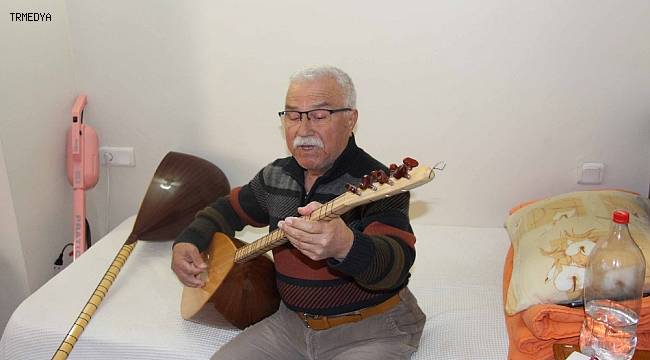 Ses sanatçısı Kazım Alkar, 11 yıldır otel odasında yaşıyor