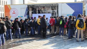 Simülasyon tırında 6 büyüklüğünde depremi birebir yaşadılar