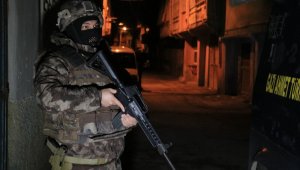 Uyuşturucu satıcılarına şafak vakti baskın