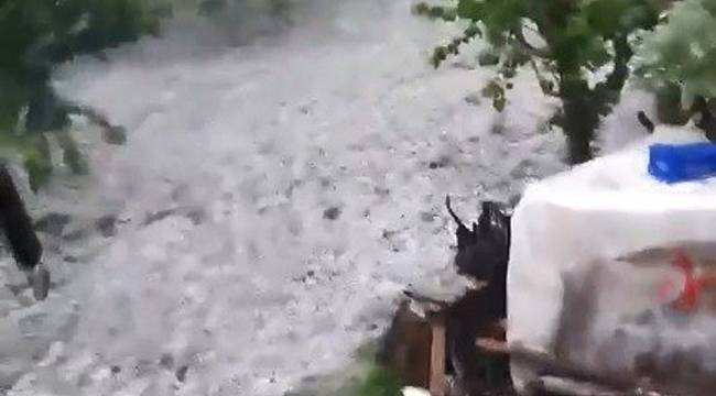Antalya'da dolu, fırtına ve sağanak yağış etkili oldu