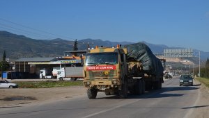 Suriye sınırına obüs ve mühimmat sevkiyatı