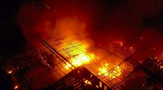 Antalya'da soğuk hava deposundaki yangın kontrol altına alındı