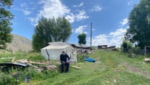 Bingöl Valiliği: "İki depremde 33 kişi hastaneye başvurdu, 27'si taburcu edildi"