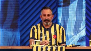 Cem Yılmaz'dan Beşiktaş kampanyasına destek