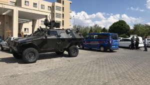 Cinnet getiren şahıs eşiyle kayınpederini öldürdü