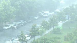 İstanbul'da sağanak yağış devam ediyor