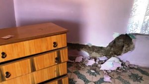 Manisa'daki depremin hasarları ortaya çıkmaya başladı