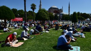 Ayasofya-i Kebir Camii ibadete açıldı