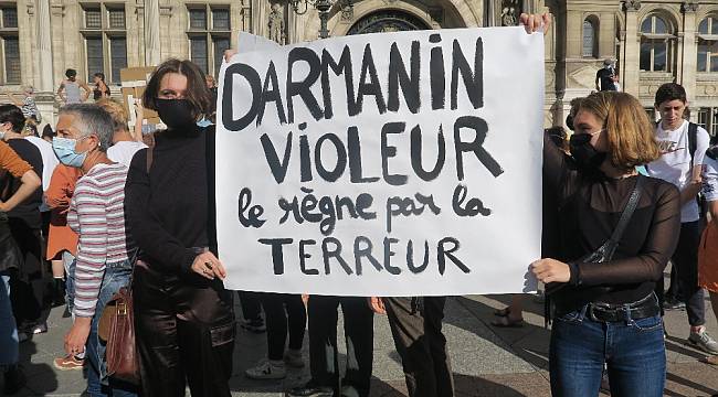 Fransa'da yeni İçişleri Bakanı ve Adalet Bakanı protesto edildi