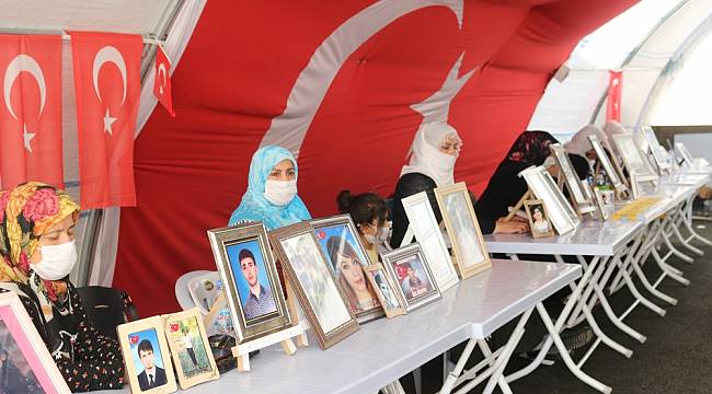 HDP önündeki ailelerin evlat nöbeti 329'uncu gününde
