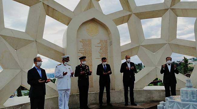 Kent protokolü 15 Temmuz Şehitler Anıtını ziyaret etti