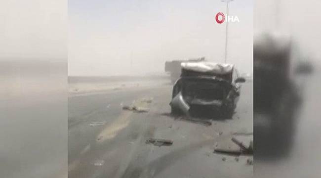 Kuveyt'te 20 araç birbirine girdi: 1 ölü, 4 yaralı