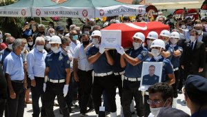 Şehit polis toprağa verildi