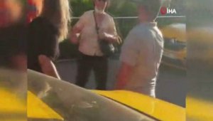 Taksici ile müşteri arasındaki indi bindi kavgası kamerada