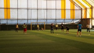 5,5 ay aranın ardından halı sahalar faaliyete açıldı