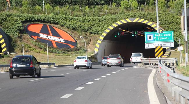 Bolu Dağı Tüneli'nden bayram tatili boyunca 621 bin 736 araç geçti