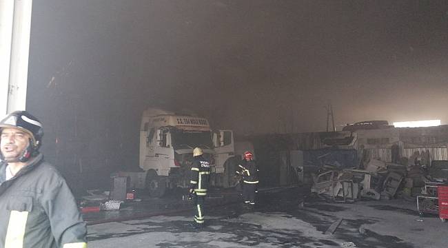 Gebze'de depo yangını 2 saatlik çalışma ile söndürüldü