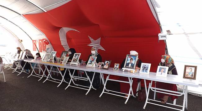 HDP önündeki ailelerin evlat nöbeti 337'nci gününde