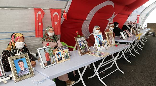 HDP önündeki ailelerin evlat nöbeti 341'inci gününde