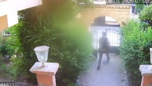 Hırsızlar kaçtı, bekçi kovaladı