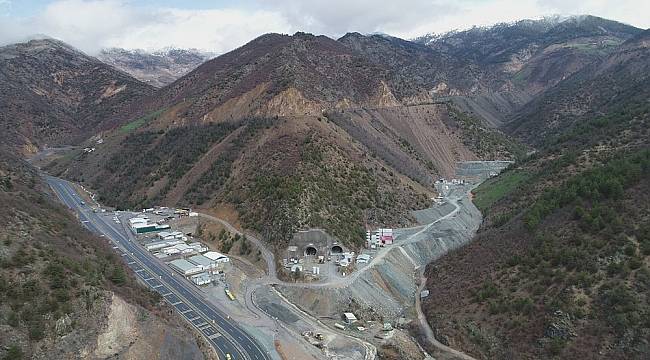 Türkiye'nin en uzun çift tüplü karayolu tünelinin yüzde 68'i tamamlandı