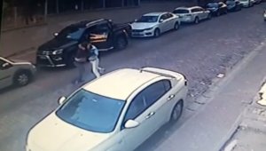 Alacak verecek kavgasında silahlar konuştu