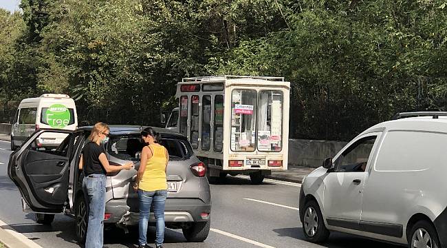 İstanbul'un göbeğinde feci kaza: Kurye yerdeyken sürücü paspasları temizledi