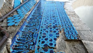 Çinilerine paha biçilemiyor, 8 asırlık yapıda restorasyon başladı