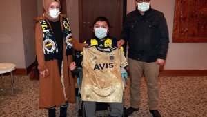 Fenerbahçeli futbolculardan anlamlı davranış