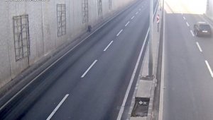 Halk otobüsünden fırlayan tekerlek dehşet saçtı