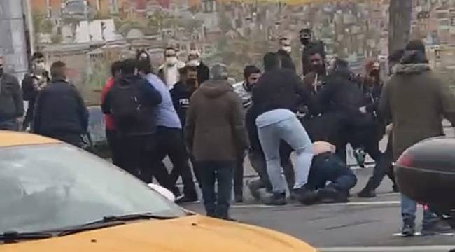 İstanbul'un göbeğinde kemerli kavga kamerada