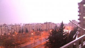 Kahramanmaraş'ta şimşekler geceyi gündüze çevirdi