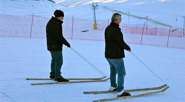 Türkiye'de eşi benzeri olmayan kayak takımı görenleri şaşırtıyor