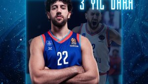 Anadolu Efes, Vasilije Micic'in sözleşmesini uzattı